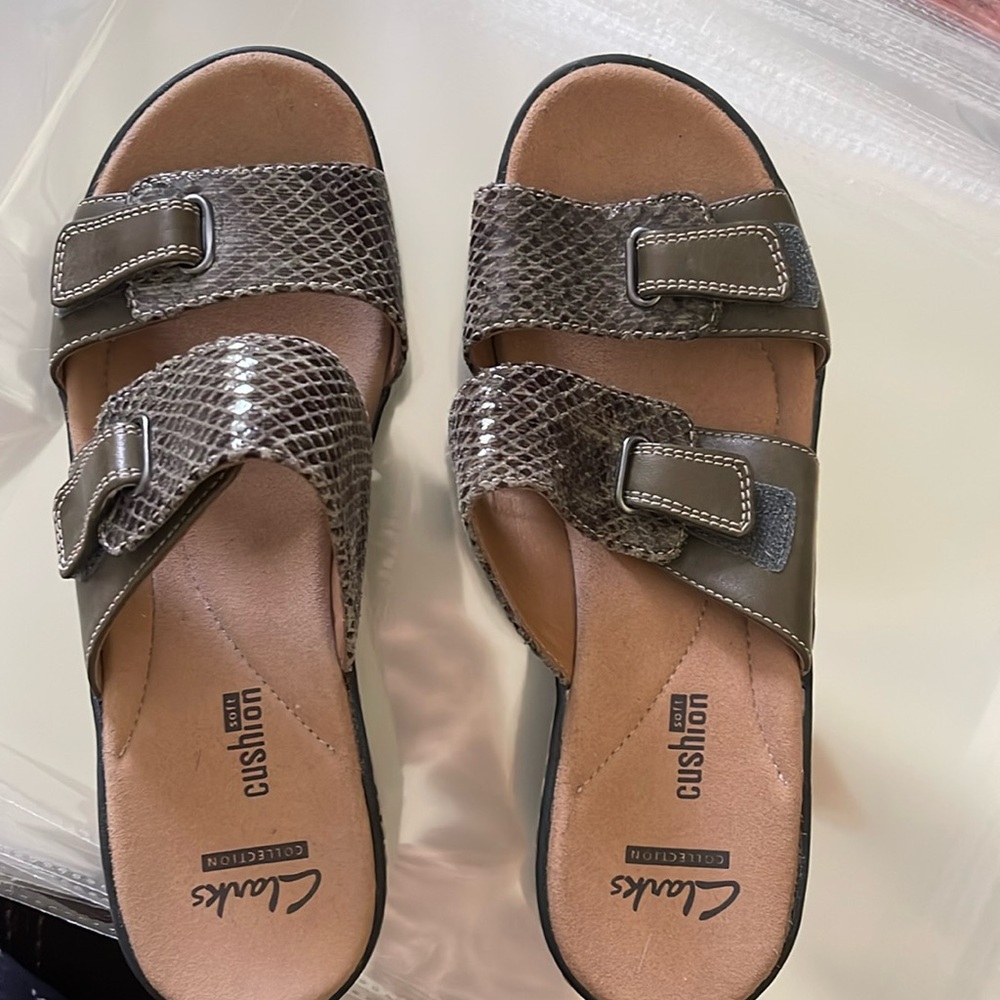 Clarks Cushion Mules Adjustable Slides Orthotic‎ Sole Olive Size 6 Leather